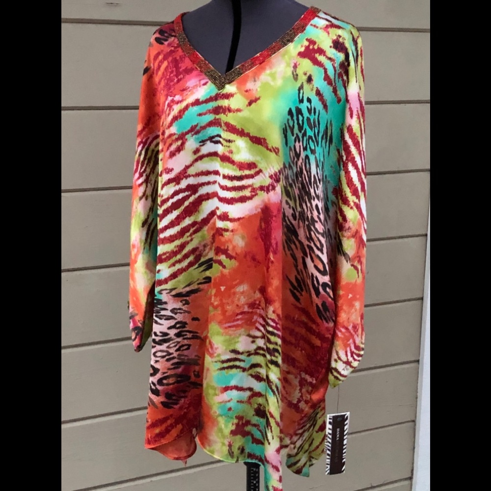 Dana Buchanan long ladies top New with Tags